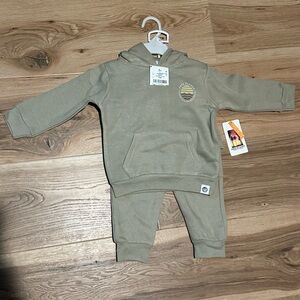 Free Planet 2-Piece Jogger Sweat Set NWT